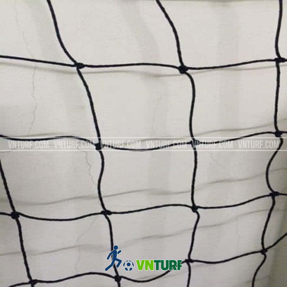 Lưới chắn sân bóng đá